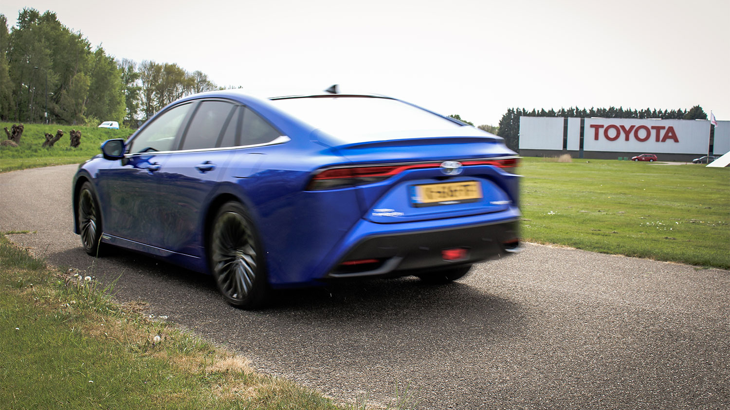 Toyota Mirai FCV, de auto van de toekomst dichtbij | Autotest