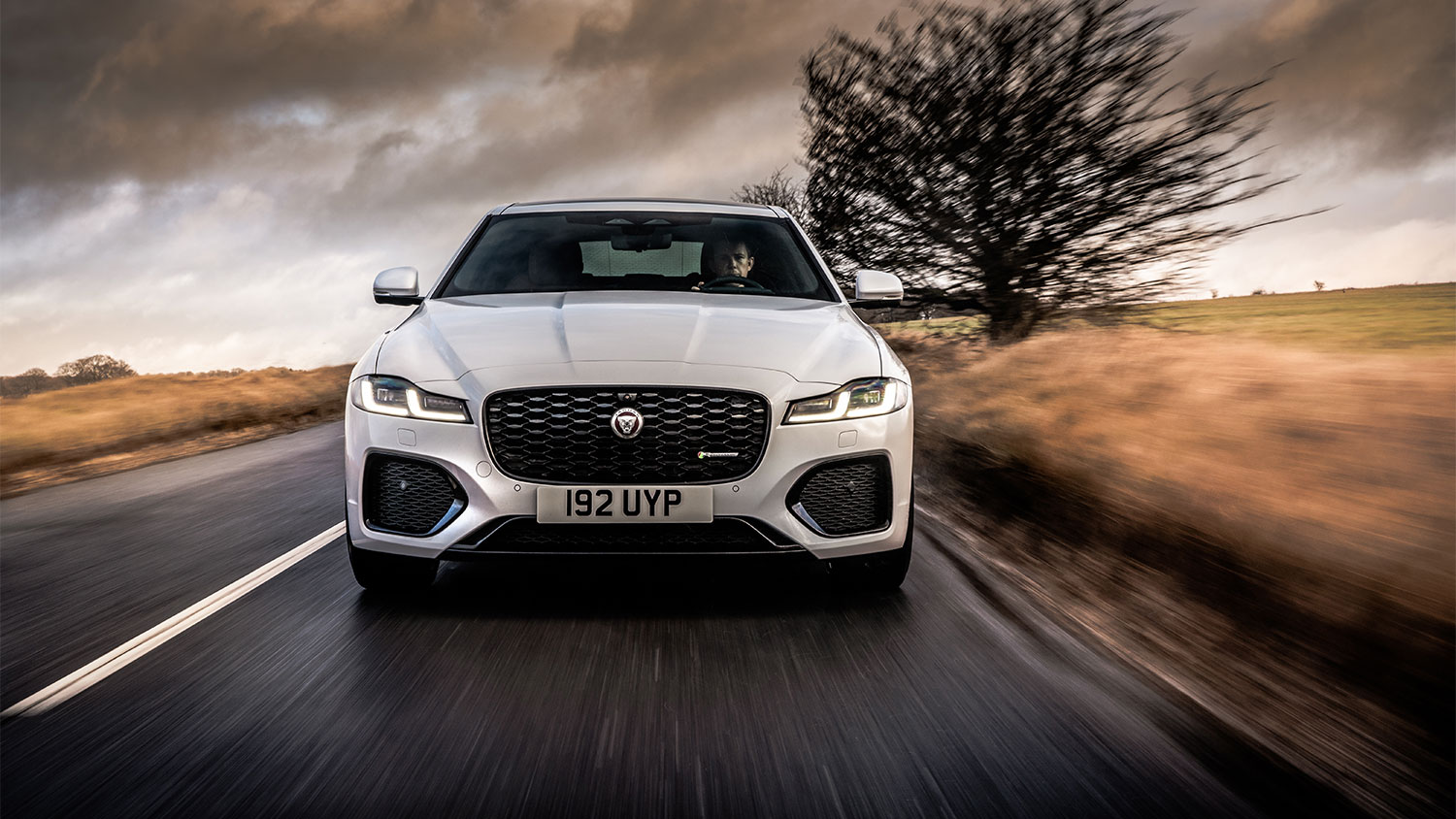 De Jaguar XF, de Britse Saloon met sportieve inborst