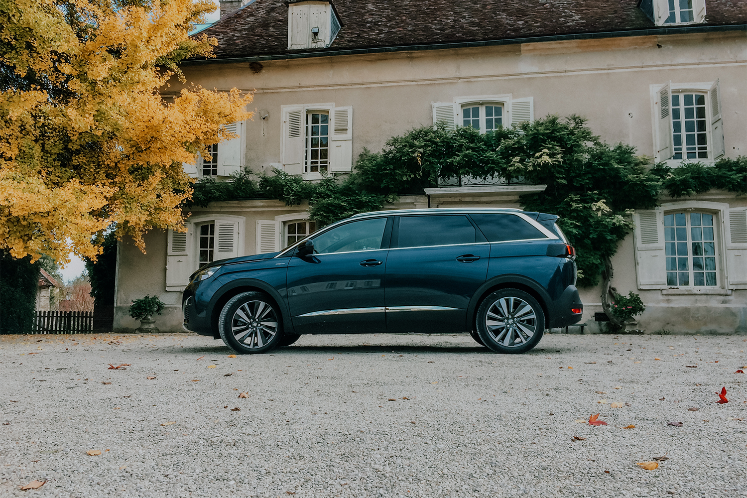 menquiry-autotest-peugeot-5008-roadtrip-champagne-hero