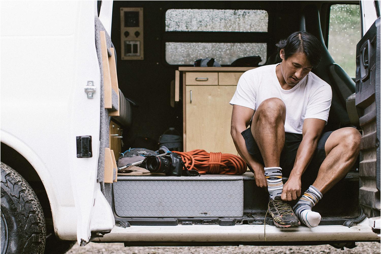 menquiry-de-jimmy-chin-sokken-collectie-van-stance-ideaal-voor-een-actieve-vakantie