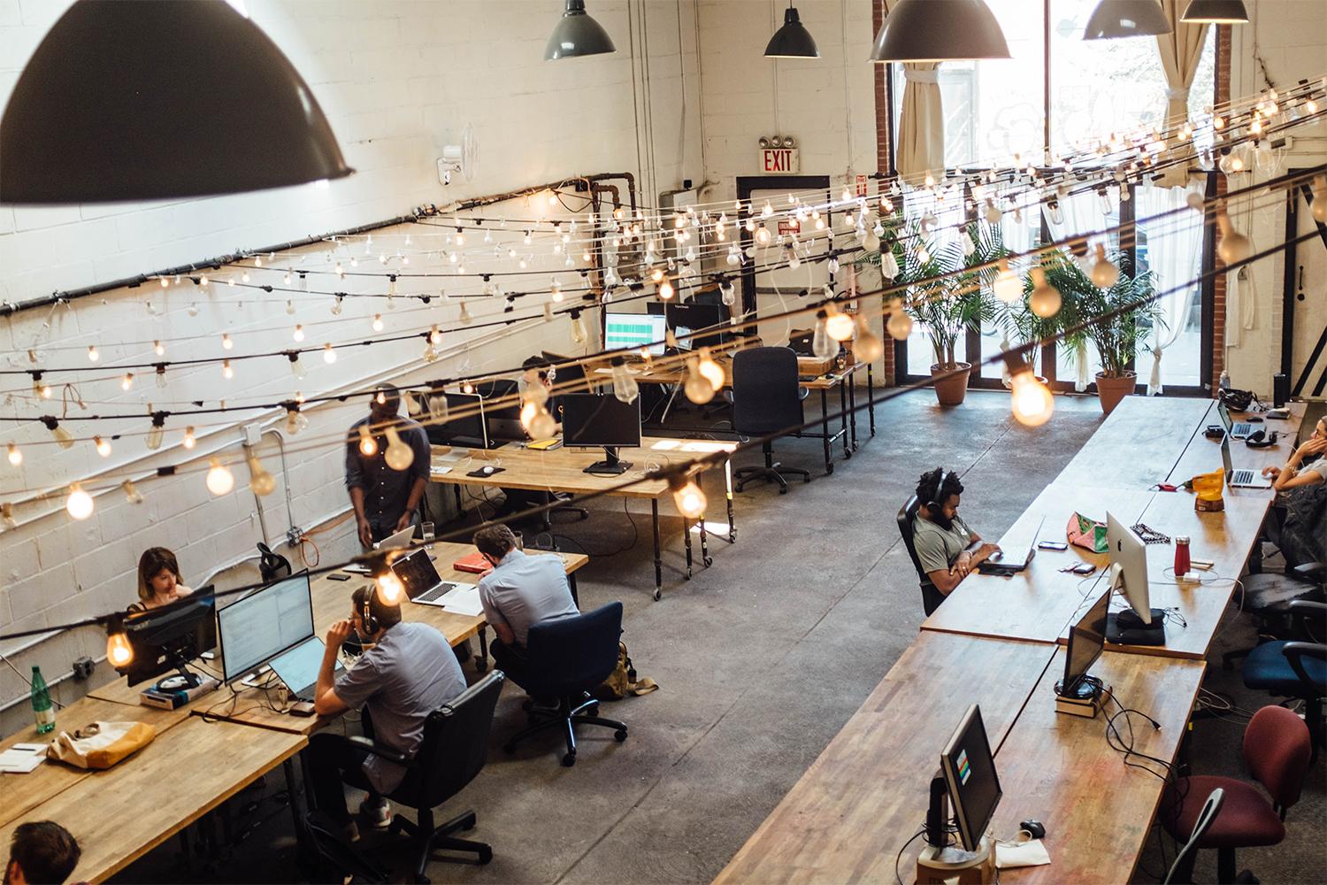 menquiry-generatie-z-is-het-meest-productief-op-een-druk-kantoor-unsplash