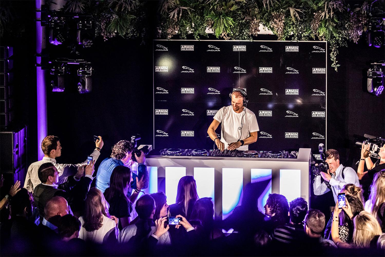 menquiry-jaguar-zet-experience-design-marketing-met-armin-van-buuren