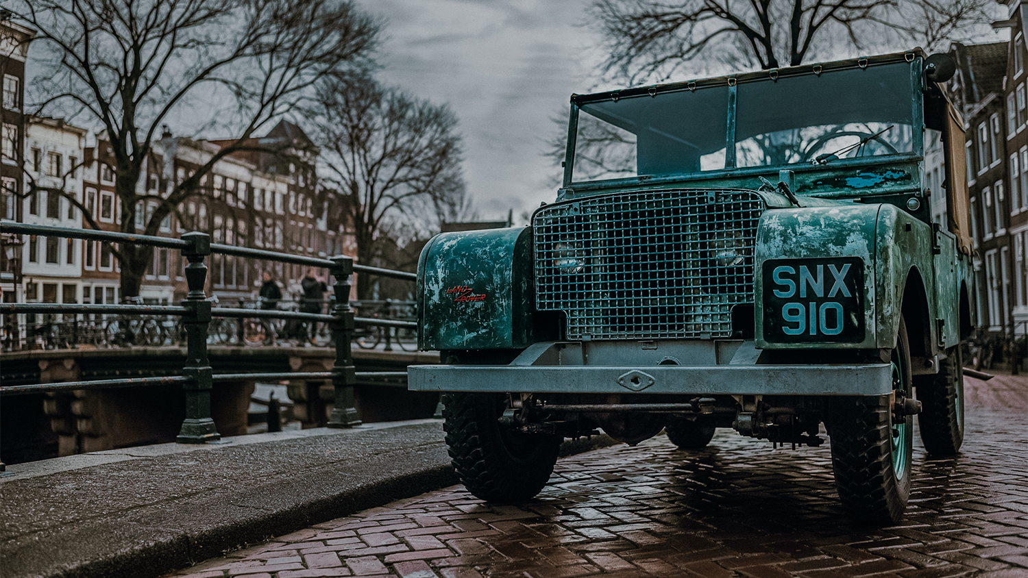 Land Rover Nr. 7 na 71 jaar terug in Amsterdam