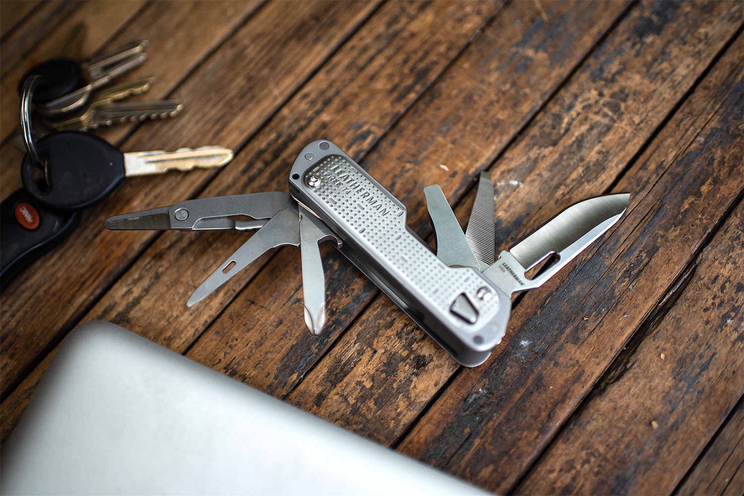 menquiry-leatherman-herintroduceerd-het-zakmes