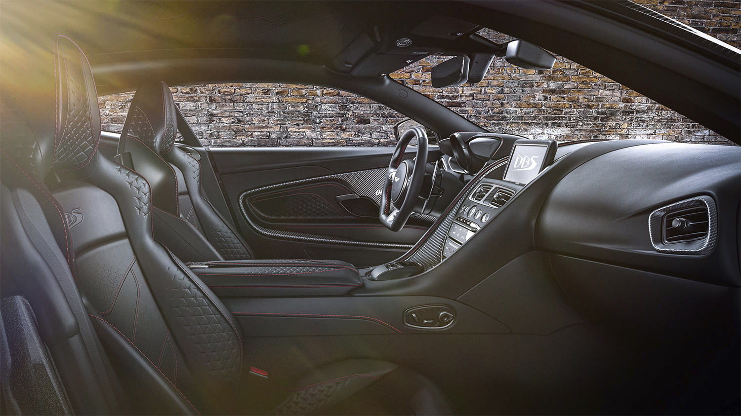 Q by Aston Martin – 007 Limited Editions geïnspireerd op ‘No Time To Die’