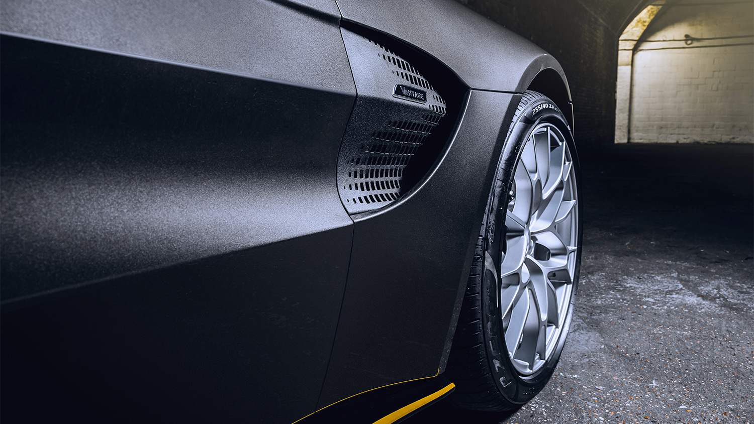 Q by Aston Martin – 007 Limited Editions geïnspireerd op ‘No Time To Die’