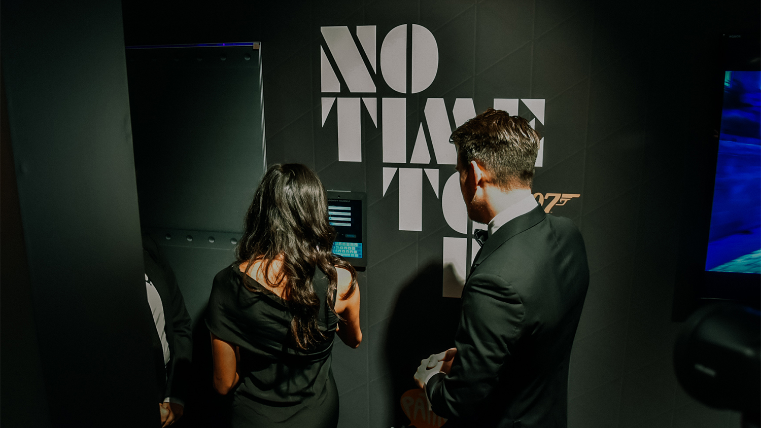 The James Bond Experience Utrecht CS geopend door Anna Nooshin