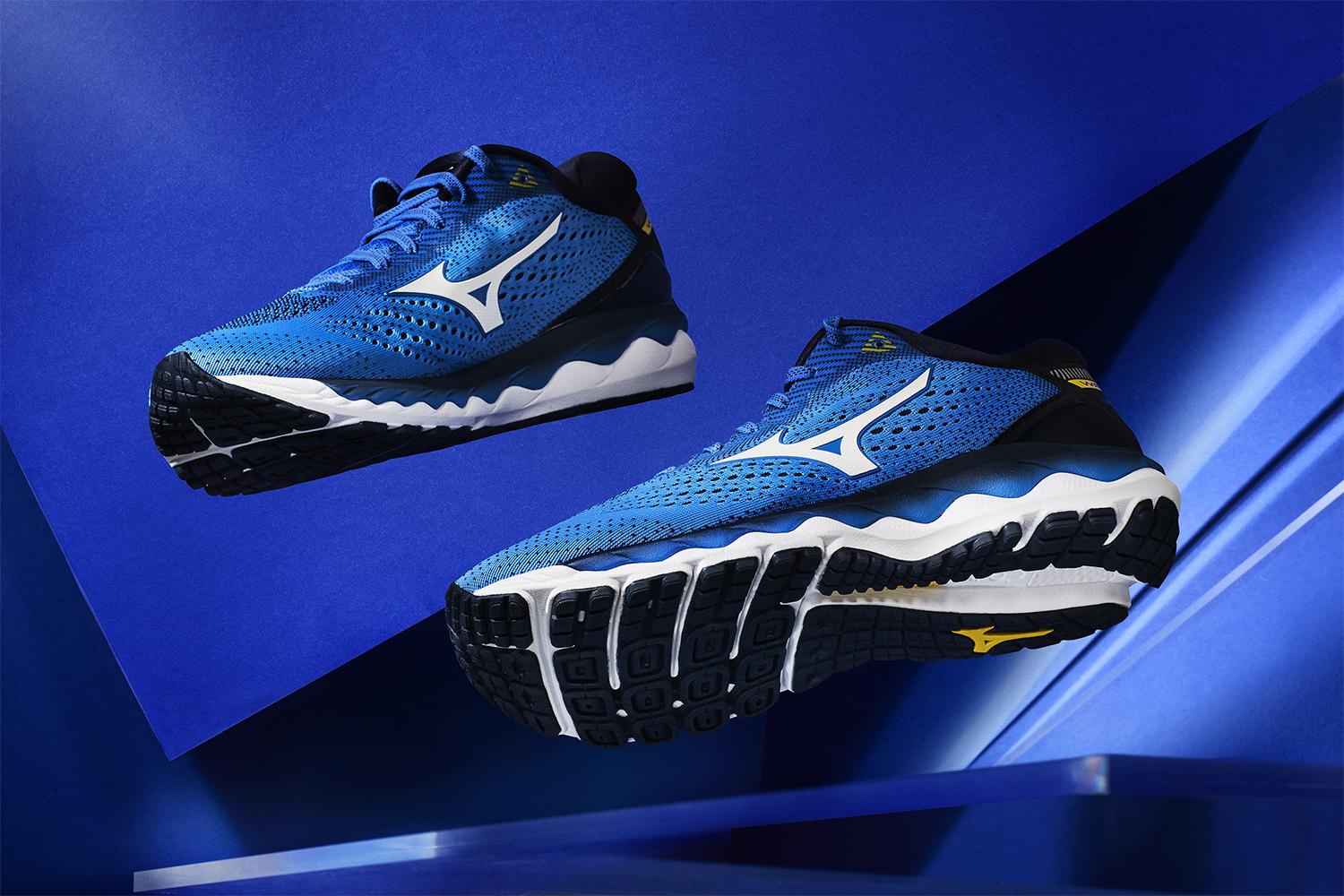 menquiry-zweven-met-de-nieuwe-mizuno-wave-sky-3-hardloopschoen