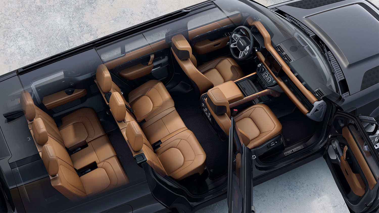Met acht man de paden af in de nieuwe Land Rover Defender 130