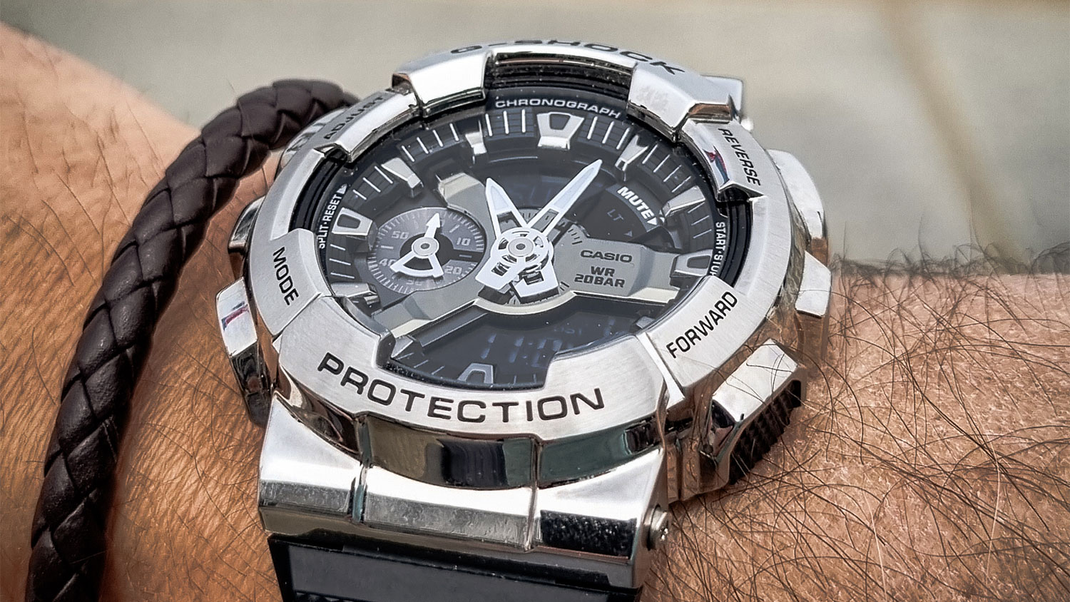 review-digitaal-analoog-g-shock-gm-110-horloge-hero