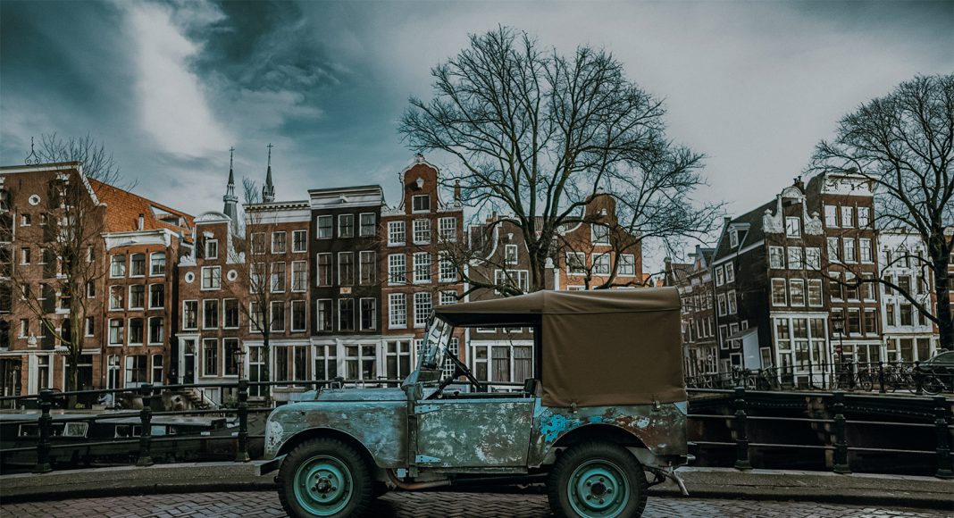 Land Rover Nr. 7 na 71 jaar terug in Amsterdam
