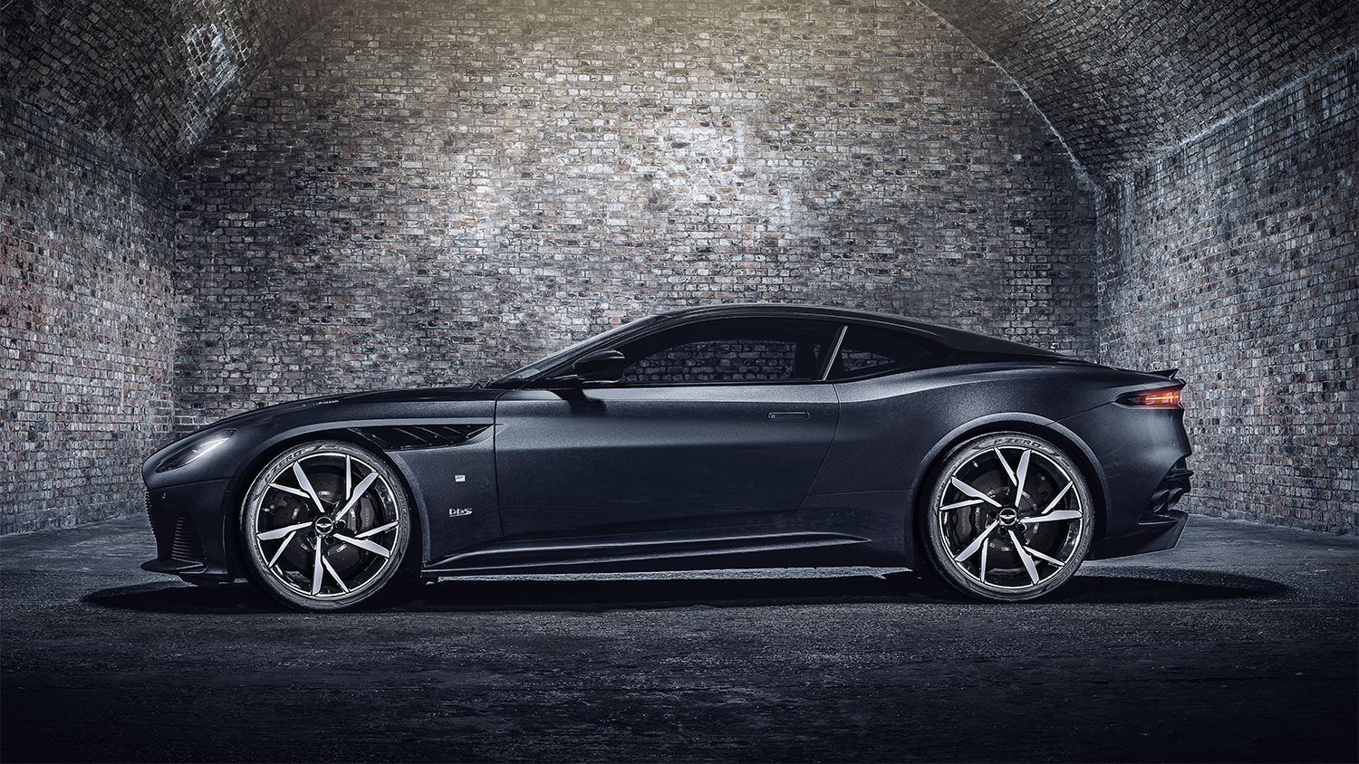 Q by Aston Martin – 007 Limited Editions geïnspireerd op ‘No Time To Die’
