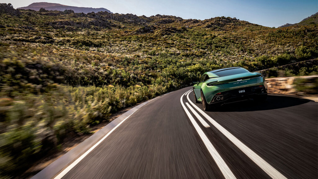 De Aston Martin DB12 is een forse evolutie